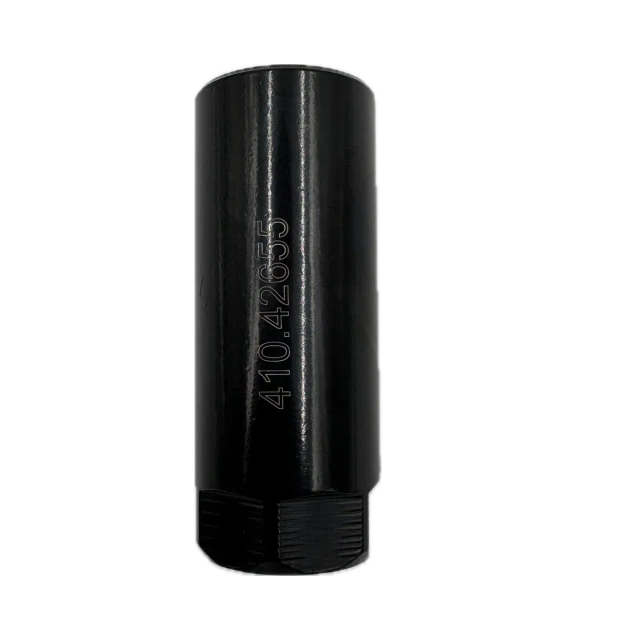 VMAX adapter 2 1/2 to 1 1/4" nut – View 1